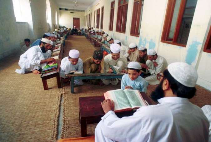 اسلام دشمن عناصر کی خوشنودی کیلئے مدارس کو بدنام کرنے کا سلسلہ بند کیا جائے، مولا نا الیاس فاروقی