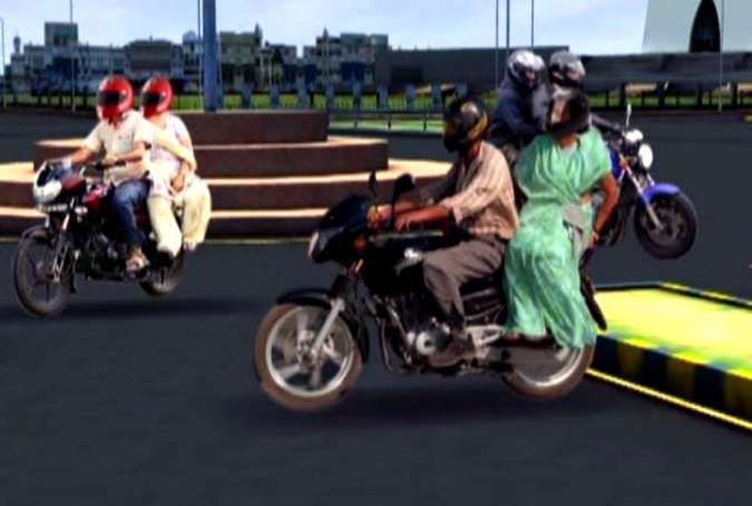 کراچی، موٹر سائیکل پر سوار خواتین کو ہیلمٹ پہننے کی پابندی سے مستثٰنی قرار دیدیا گیا