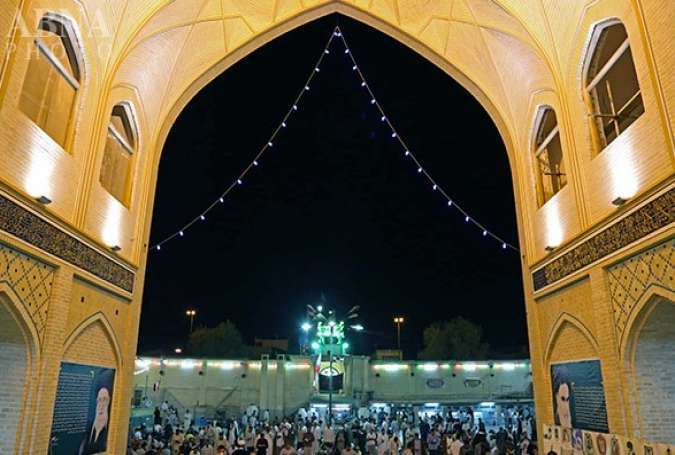 Masjid Sayyidah Maksumah di Qom