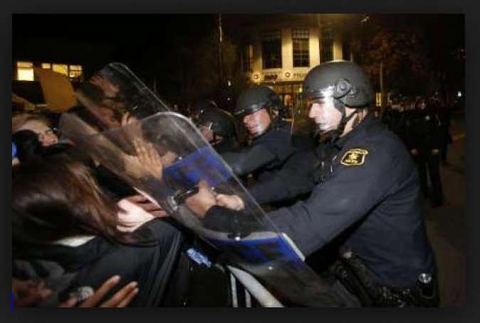 سرکوب تظاهرات سیاه پوستان توسط پلیس نژاد پرست آمریکا