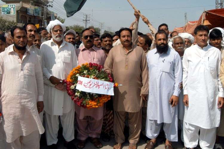 لاہور میں یادگار شہداء اور دیگر مقامات پر یوم دفاع پاکستان کی مناسبت سے تقریبات