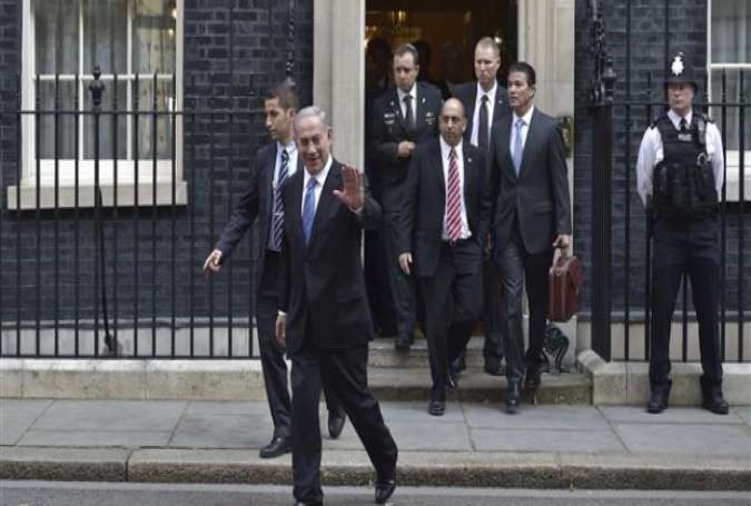 Israeli Prime Minister Benjamin Netanyahu leaves 10 Downing Street after a meeting with British Prime Minister David Cameron on September 10, 2015.