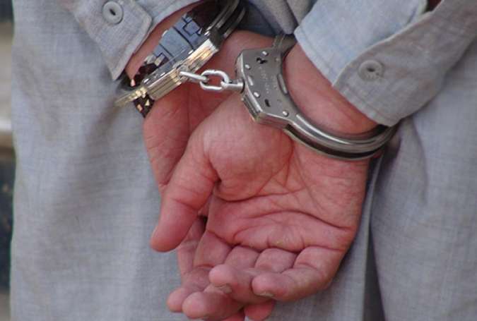 سرینگر مظفرآباد بس سروس، پاکستانی شہری گرفتار