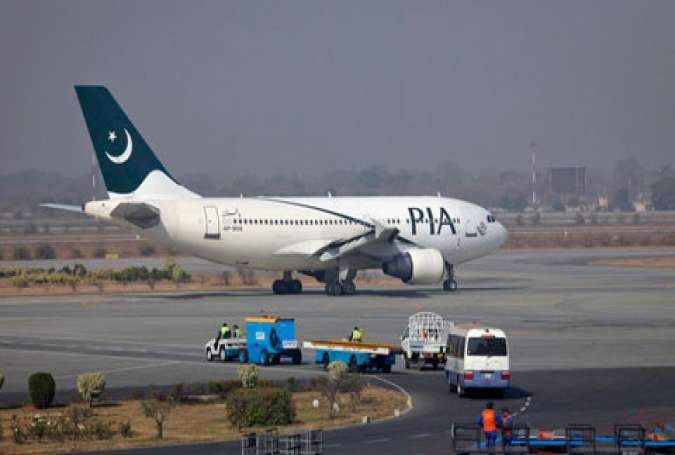 پشاور، پی آئی اے کی پرواز سامان ابوظہبی چھوڑ آئی، مسافروں کا احتجاج