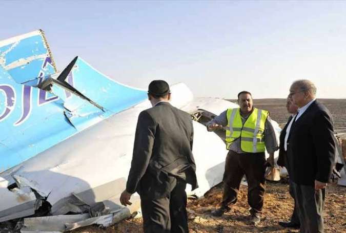 مصر میں حادثے کا شکار روسی مسافر طیارہ فضا میں ہی تباہ ہو گیا تھا، حکام