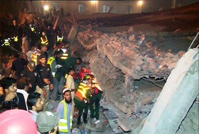 لاہور میں فیکٹری کی عمارت گرنے سے 16 سے زائد افراد ملبے تلے دب کر جاں بحق، متعدد زخمی