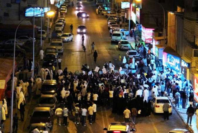 سعودی عرب کے عوام کا معروف شیعہ عالم دین شیخ باقر النمر کی حمایت میں احتجاجی مظاہرہ