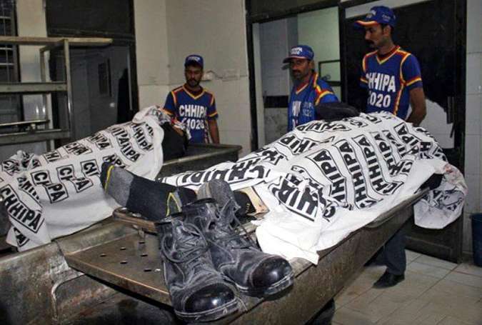 کراچی میں سپر ہائی وے پر فائرنگ سے 2 پولیس اہلکار جاں بحق