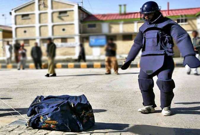 کراچی میں کاؤنٹر ٹیرایزم ڈیپارٹمنٹ کے آفس کے باہر سے بم برآمد