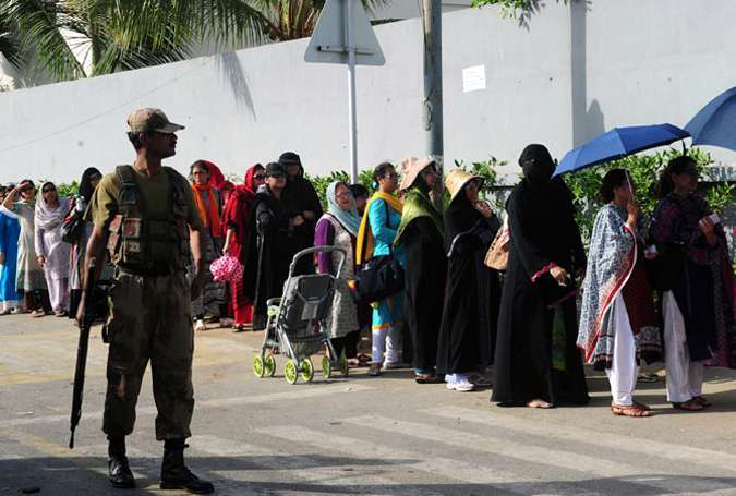 کراچی میں بلدیاتی انتخابات، سندھ حکومت کی الیکشن کمیشن سے فوج تعینات کرنیکی درخواست