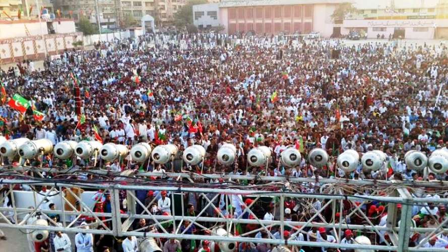 کراچی، ککری گراؤنڈ لیاری میں تحریک انصاف کے عوامی جلسے کی تصویری جھلکیاں