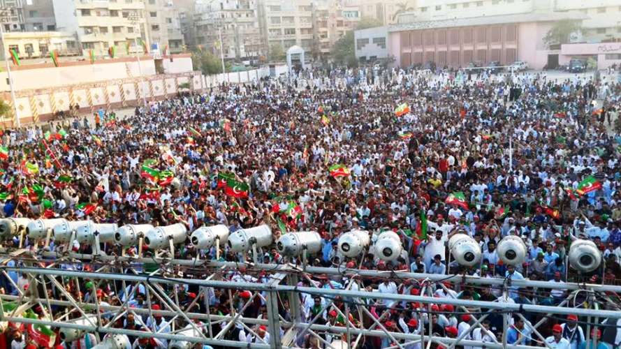 کراچی، ککری گراؤنڈ لیاری میں تحریک انصاف کے عوامی جلسے کی تصویری جھلکیاں