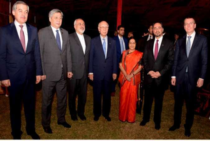 سرتاج عزیز کا بھارتی وزیر خارجہ سمیت دیگر ممالک کے مہمانان گرامی کے اعزاز میں اعشائیہ