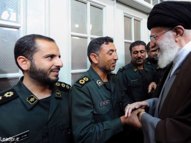 تہران، رہبر انقلاب اسلامی سے امریکی فوجیوں کو گرفتار کرنیوالے سپاہ پاسداران کے اہلکاروں کی ملاقات
