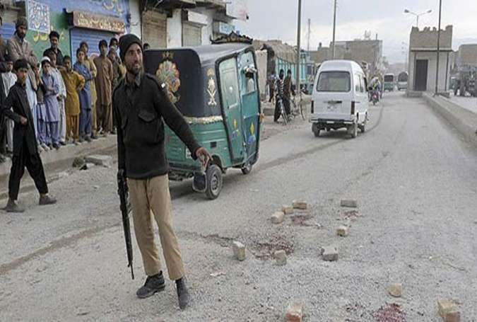کوئٹہ، سریاب روڈ پر پولیس گاڑی پر فائرنگ، ایک اہلکار جاں بحق 4 زخمی