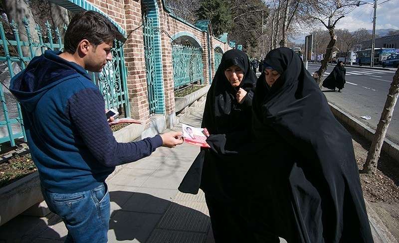 ایران کی مختلف شہروں میں پارلیمانی انتخابات کے لیے کی جانے والی اشہاری مہم