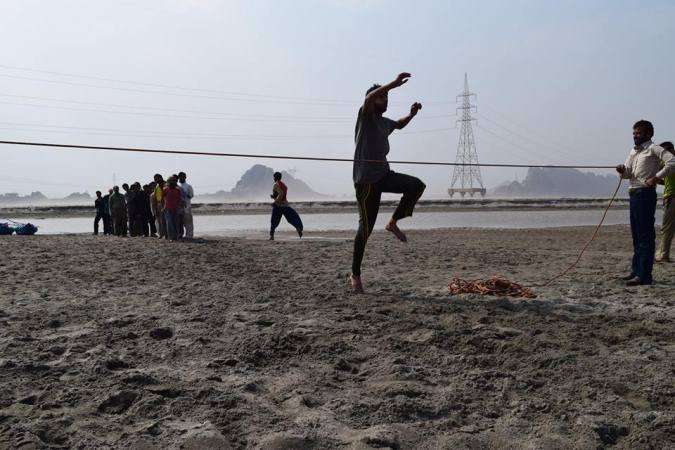 وحدت اسکاوٹس پاکستان کے زیراہتمام دریائے چناب کے کنارے منعقد ہونے والے تفریحی کیمپ کی تصاویر