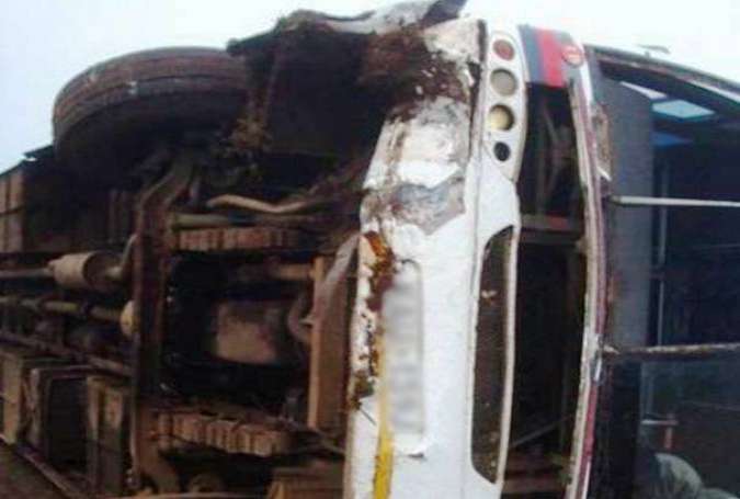 مظفرگڑھ میں مسافر بس اور آئل ٹینکر میں تصادم سے 7 افراد جاں بحق ہوگئے