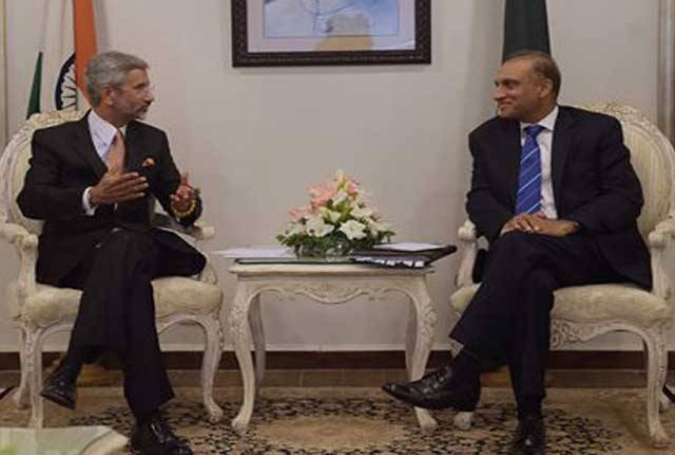 سارک کانفرنس کے دوران پاک بھارت سیکرٹری خارجہ کی غیر رسمی ملاقات