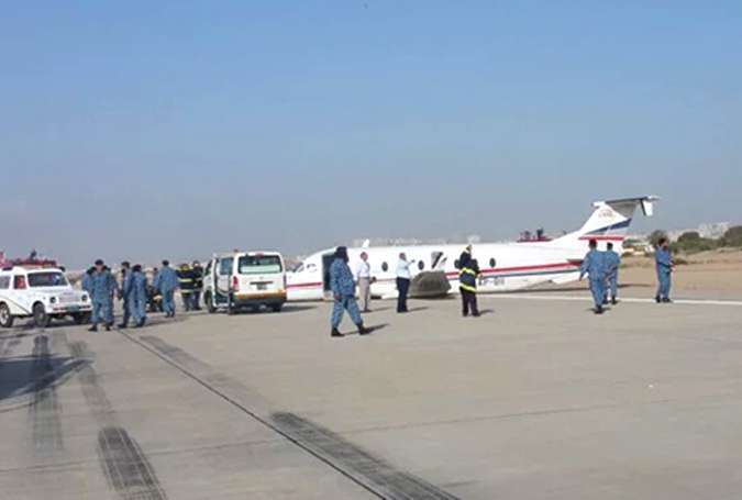 کراچی ایئرپورٹ پر نجی ایئر لائن کا چارٹر طیارہ حادثے کا شکار، کپتان اور خاتون مسافر زخمی