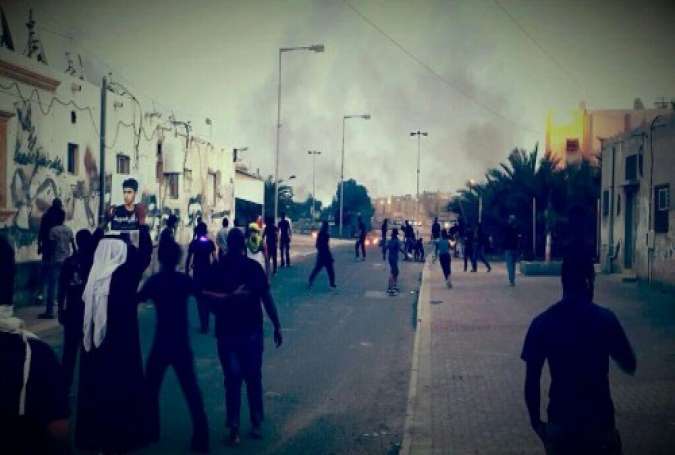 یورش نظامیان آل خلیفه به شرکت کنندگان در مراسم ختم جوان شهید بحرینی+ تصاویر