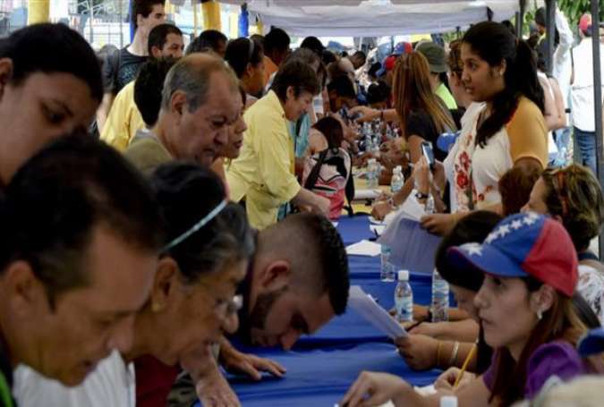2 میلیون امضا برای عزل مادورو