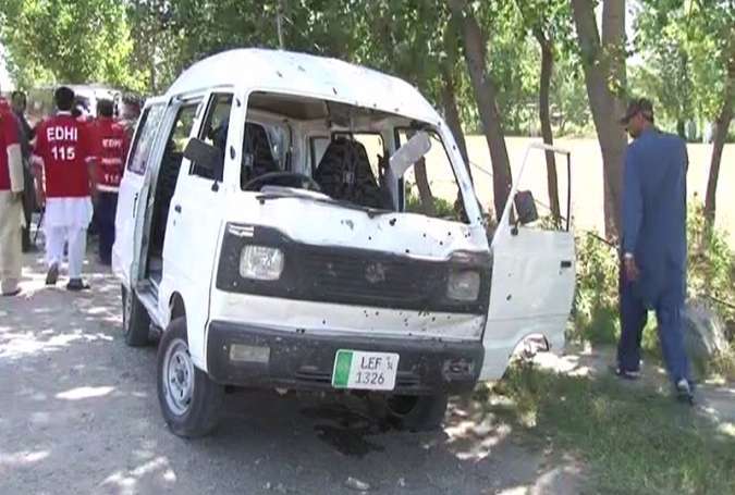 پشاور 2 دھماکوں میں پولیس اہلکار سمیت 17 زخمی