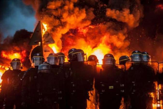 اوج‌گیری اعتصاب مردم و خشونت پلیس در فرانسه