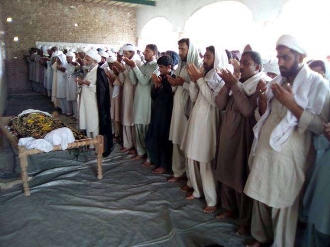 فوارہ چوک پر دہشتگردوں کی فائرنگ سے شہید ہونیوالے محمد رمضان کی نماز جنازہ