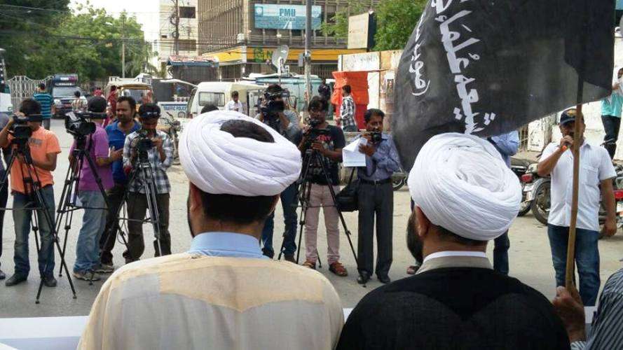 شیعہ علماء کونسل کا سعودی عرب میں دھماکوں کیخلاف کراچی پریس کلب پر احتجاجی مظاہرہ