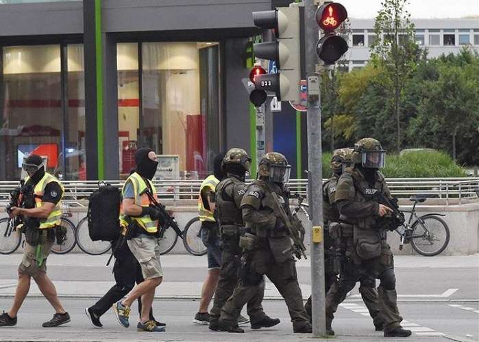 جرمنی کے شہر میونخ کے ایک شاپنگ سینٹر میں فائرنگ