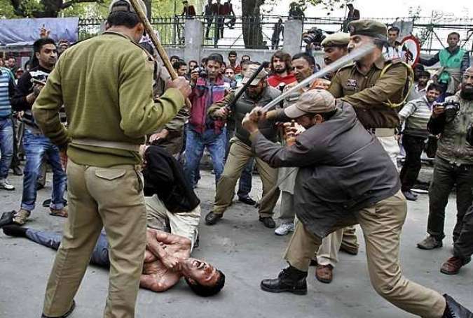 Indian Security Forces are beating up Kashmiri protesters