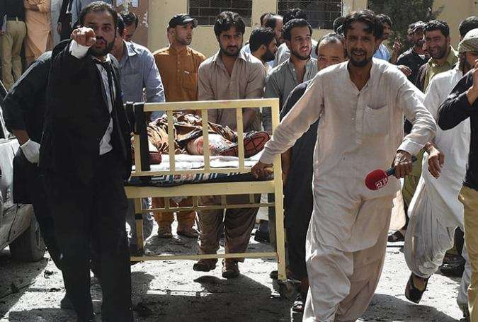 کوئٹہ میں دہشتگردی، سول ہسپتال میں دھماکے سے وکلاء سمیت 70 افراد جاں بحق، 40 سے زائد زخمی