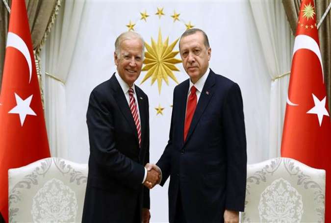 Turkish President Tayyip Erdogan (R) meets with US Vice President Joe Biden at the Presidential Palace in Ankara, Turkey, August 24, 2016.