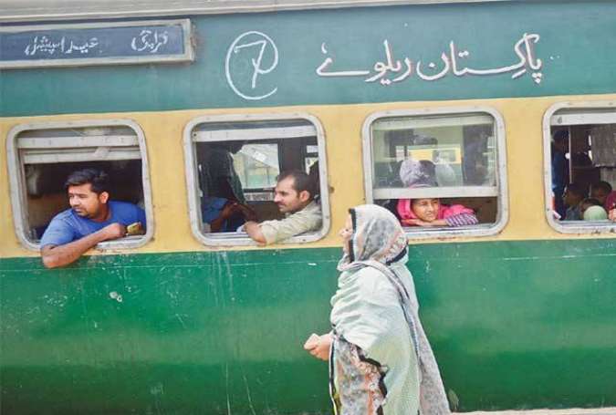پاکستان ریلوے کا عیدالاضحیٰ پر کرایوں میں کمی اور اسپیشل ٹرینیں چلانے کا اعلان