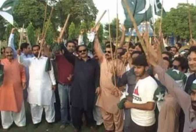 عمران خان کا رائیونڈ کی طرف مارچ روکنے کیلئے (ن) لیگ کی ڈنڈا بردار فورس تیار
