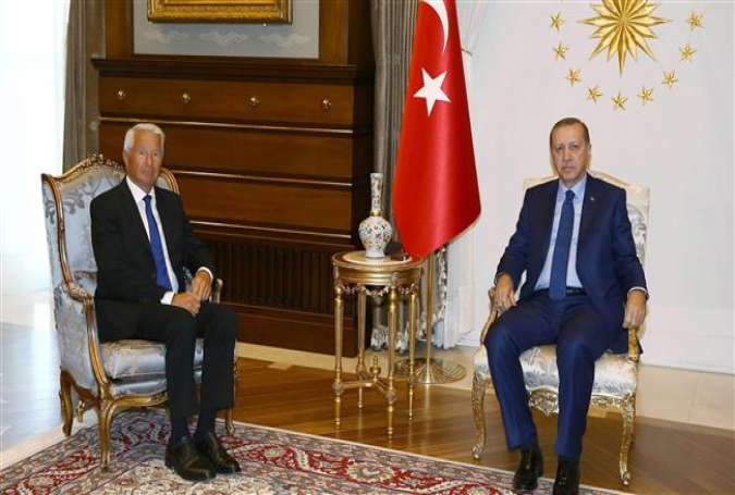 A handout picture released by the Turkish presidential press office on August 3, 2016 shows Turkish President Recep Tayyip Erdogan (R) meeting Secretary General of the Council of Europe Thorbjorn Jagland in Ankara.
