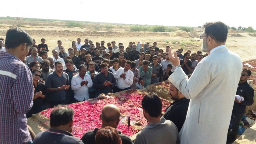 کراچی، امام بارگاہ در عباسؑ پر دھماکے میں شہید ہونیوالے 13 سالہ فراز کی نماز جنازہ و تدفین