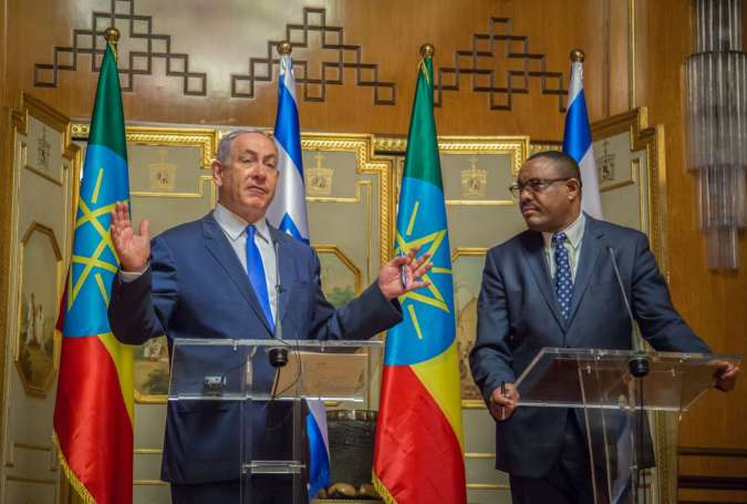 Israeli Prime Minister Benjamin Netanyahu, left, and Ethiopian Prime Minister Hailemariam Dessalegn speak during a joint press conference in Addis Ababa,Ethiopia,