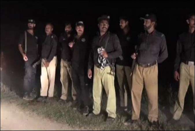 ڈی آئی خان، پولیس موبائل پر دہشتگردوں کی فائرنگ، جوابی کارروائی میں معاویہ ہلاک