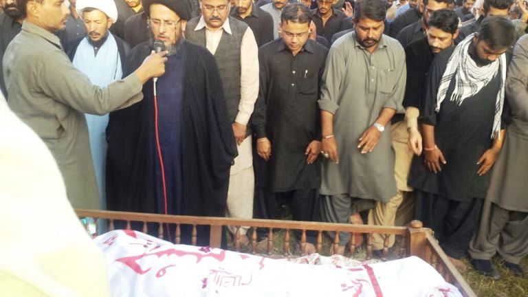 ساہیوال، دہشت گردوں کے ہاتھوں شہید ہونیوالے شیعہ صحافی خالد بٹ کی نماز جنازہ