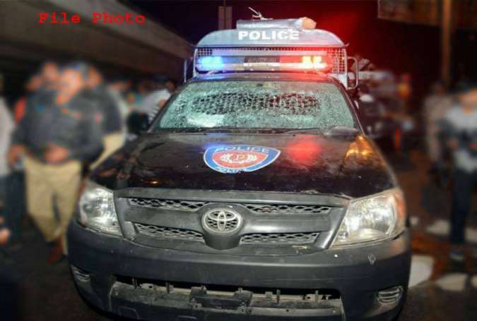 پشاور، دہشتگردوں کی پولیس وین پر فائرنگ، ایک اہلکار شہید، 3 زخمی