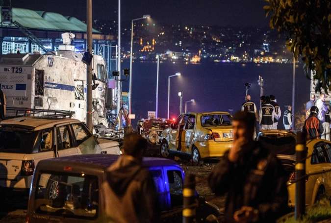 استنبول, 2 بم دھماکوں میں جاں بحق ہونیوالوں کی تعداد 38 ہوگئی، پولیس افسران سمیت 155 زخمی