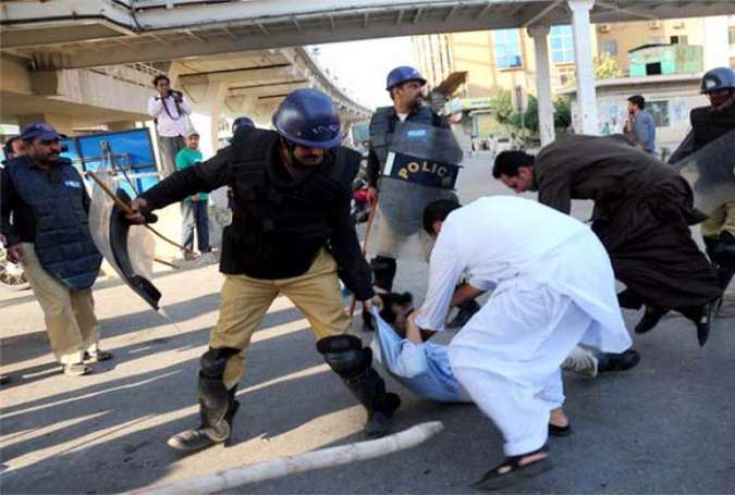 ڈی آئی خان، مولانا حماد فائرنگ کیس، پولیس کے چھاپے اور گرفتاریاں