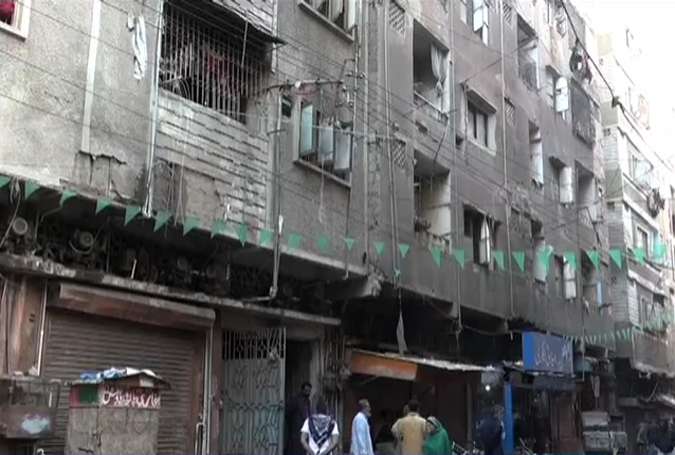 کراچی، رہائشی عمارت میں آگ لگنے سے 3 کمسن بچے جاں بحق