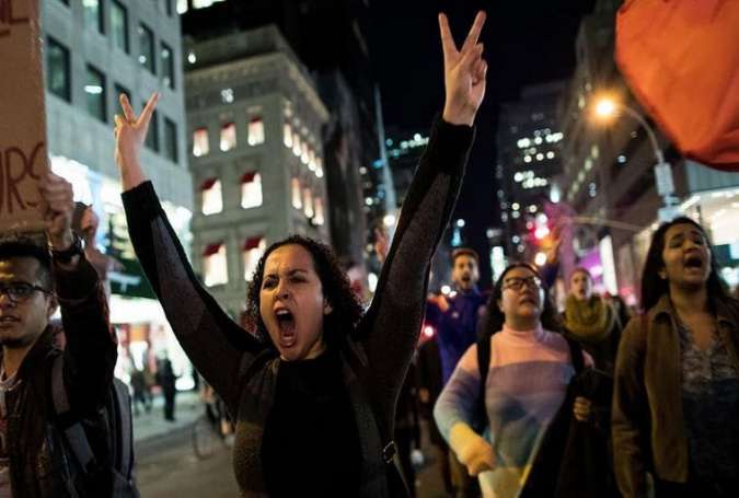 درگیری معترضان با پلیس در آمریکا همزمان با ورود ترامپ به واشنگتن