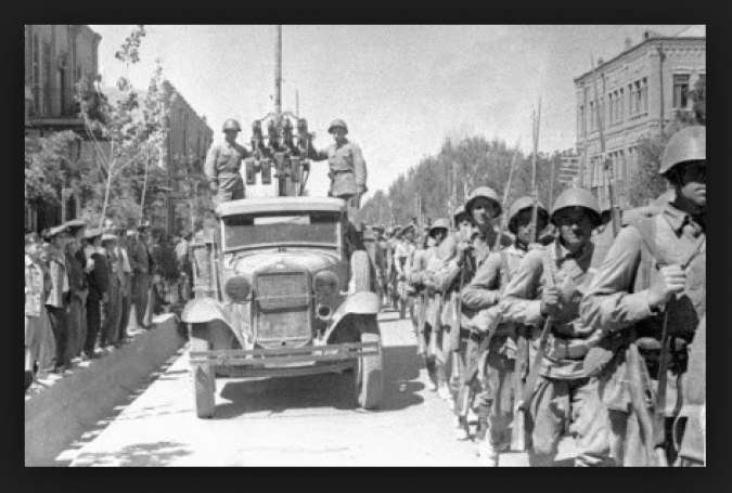 دلیل اصلی انگلیسی‌ها برای تحمیل دیکتاتوری رضا خان به ایرانیان چه بود؟