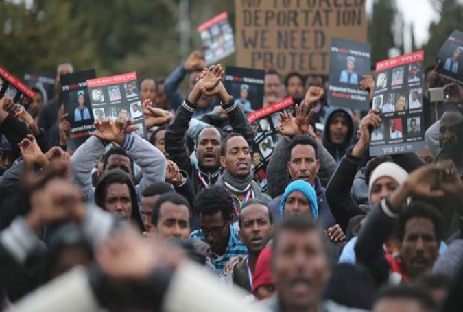 African Refugees Protest in Al-Quds over Israeli Regime’s Detention, Deportation Policy