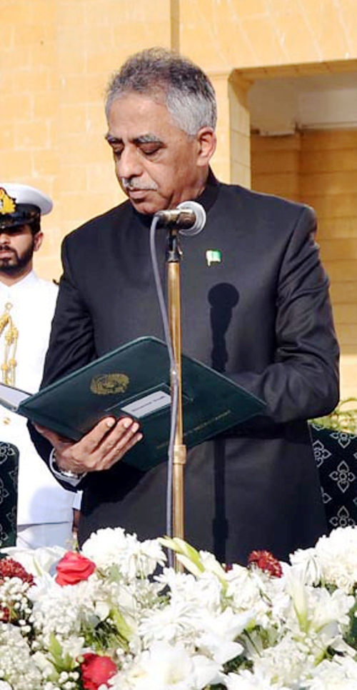 گورنر سندھ محمد زبیر عمر کی تقریب حلف برداری اور مزار قائد پر حاضری کی تصویری رپورٹ