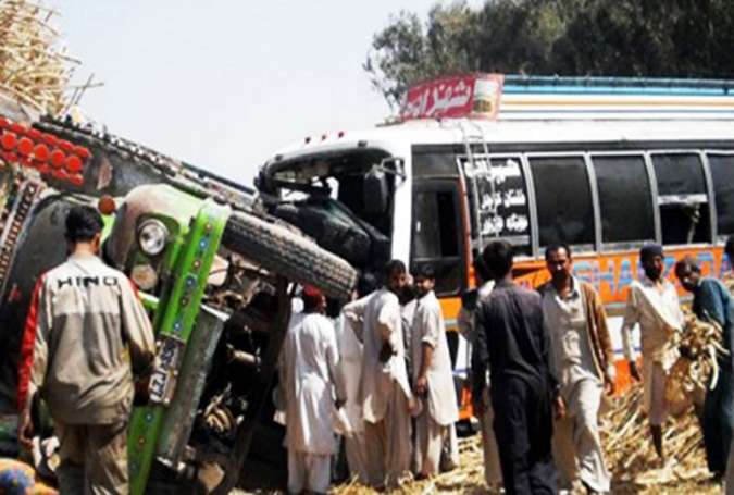 ڈی آئی خان، ٹرک اور مسافر کوچ میں تصادم، 6 افراد جاں بحق 5 زخمی